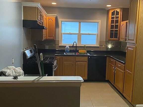3rd image of 2215 Dawes Pl