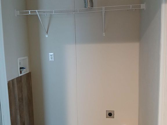 5th image of 305 Elms Rd #5B