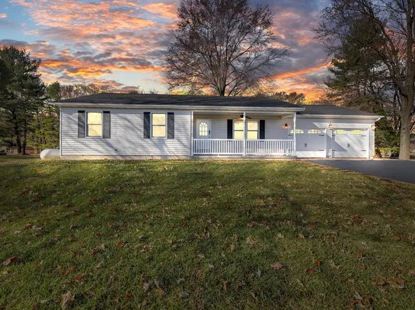 841 Longhi Rd, Collinsville, IL 62234