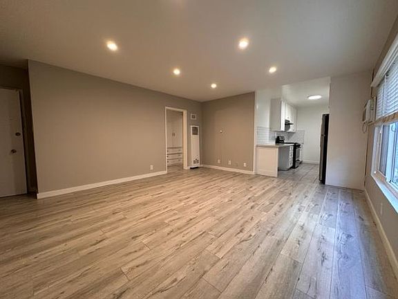 3rd image of 7555 De Longpre Ave #10