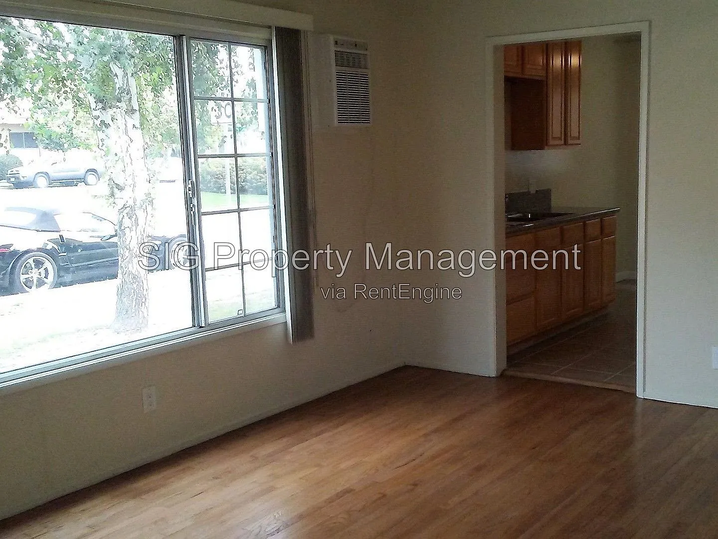 1 bed, 1.0 bath, 588 sqft, $1,950 — Photo 2