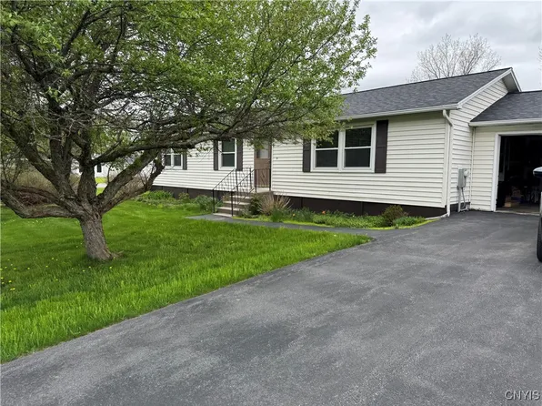 23155 Gardner Dr, Watertown, NY 13601