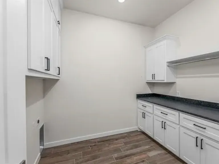 7530 Highland Hills Dr — Photo 26