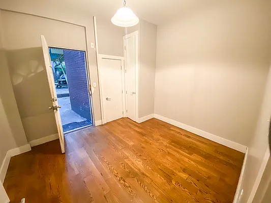 Rented by Nooklyn NYC LLC | media 29