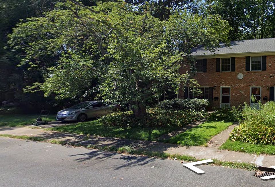 Google Earth image - sadly, the cherry tree in front is gone