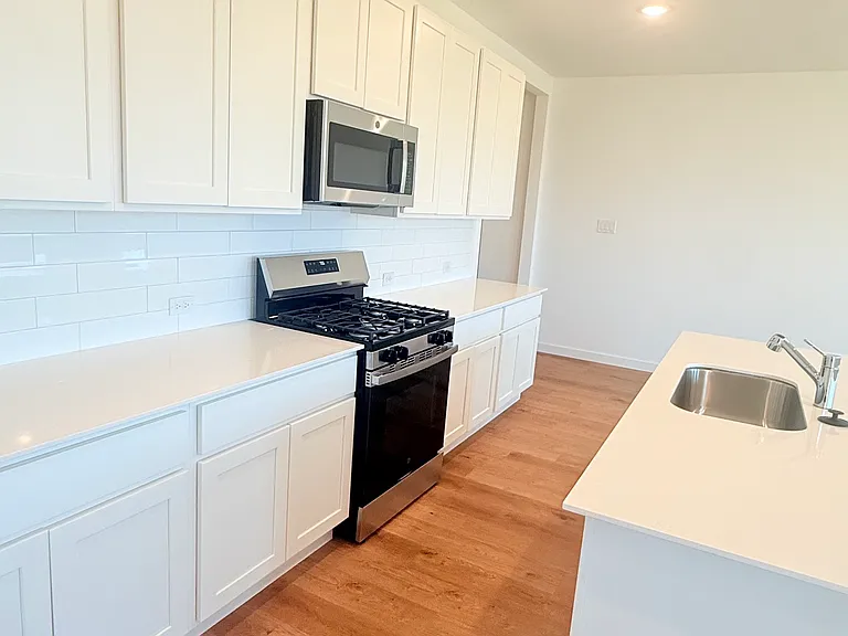 9109 SW 19th St — Photo 10