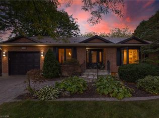 1131 Carol St, Burlington, ON L7S 1Z9