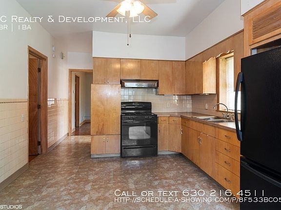 4th image of 2228 N Southport Ave #1