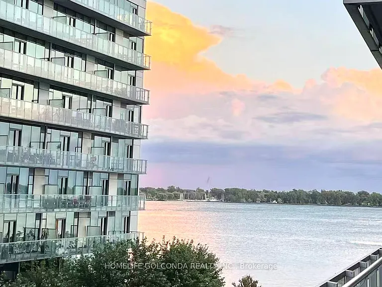 29 Queens Quay E #624 — Photo 3