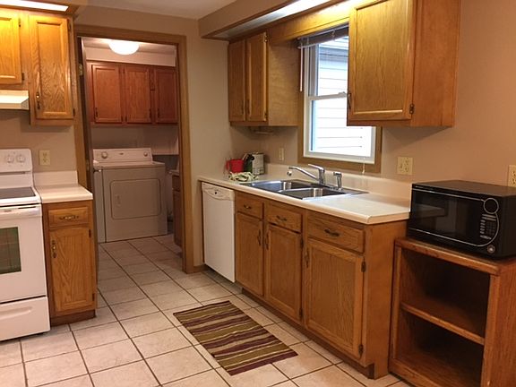 Large kitchen with apliances