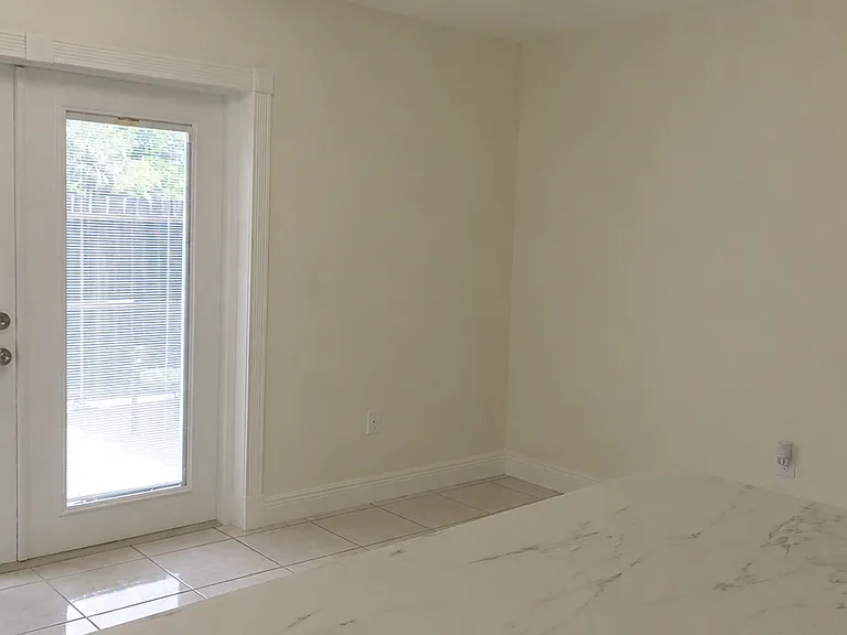 3659 SW 99th Ave #7 — Photo 12