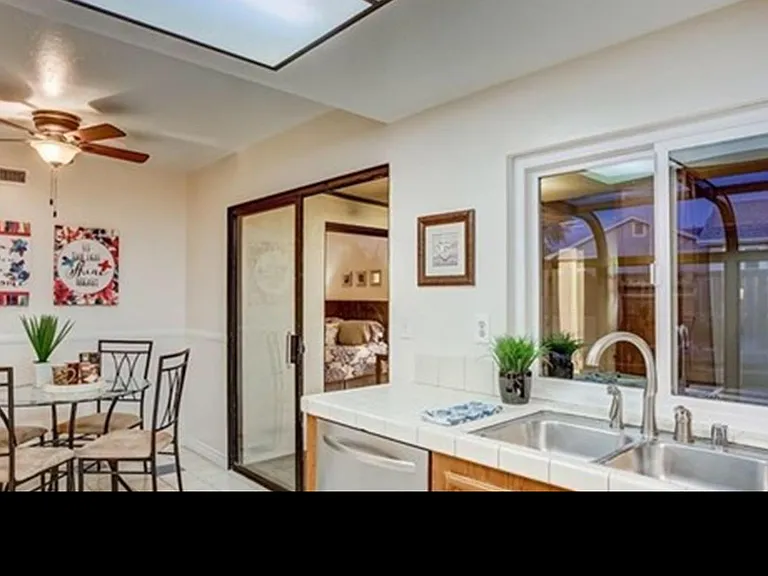 378 Bay Leaf Dr — Photo 5