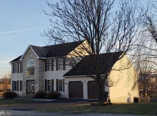 101 Wyndmead Ln, Douglassville, PA 19518