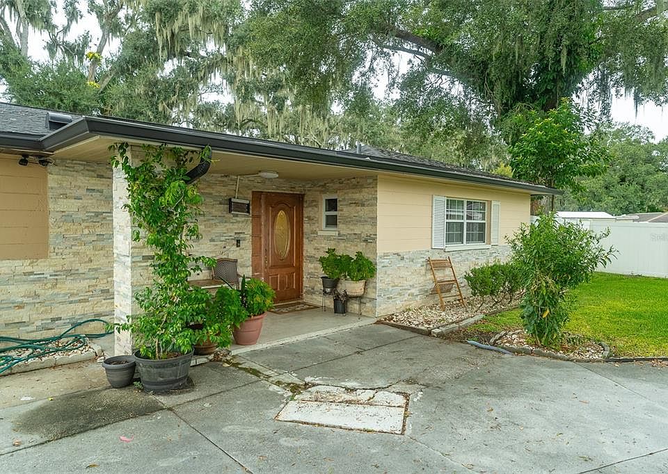 1st image of 702 COULTER PLACE