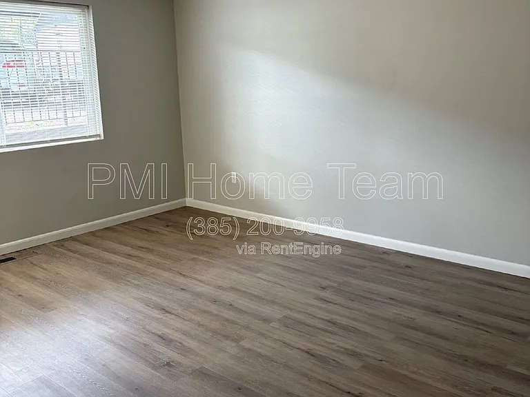 3476 Brinker Ave #8 — Photo 5