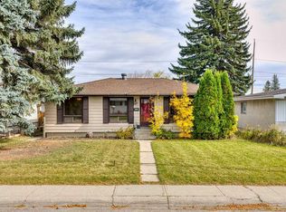 7412 W Fleetwood Dr SE, Calgary, AB T2H 0X1