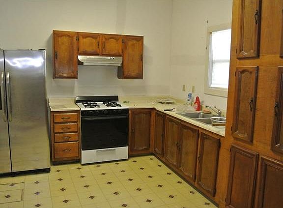 4th image of 1709 Numa St