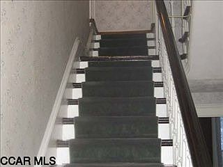 2nd image of 924 E Presqueisle St