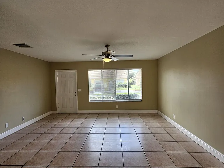 4795 Orleans Ct #B — Photo 6