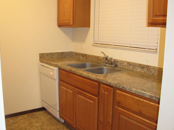 4th image of 3233 Lakeside Dr APT 101