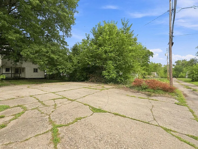 4029 Weisser Park Ave — Photo 33