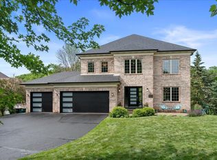 1613 Stonepine Ct, Hudson, WI 54016