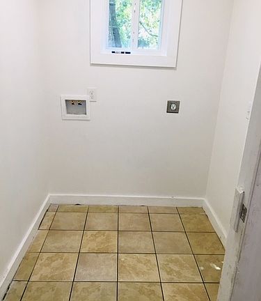 3rd image of 5481 Pennsylvania Ave #A