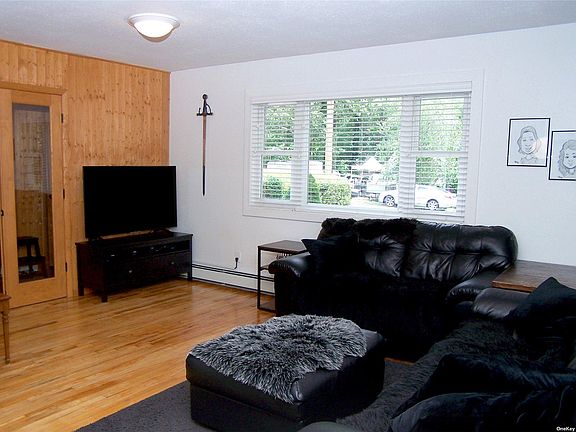 4th image of 489 Boxwood Dr