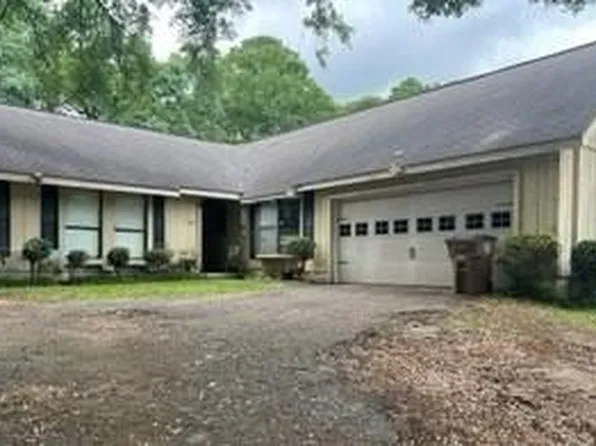 1820 Timberly Rd E, Mobile, AL 36609