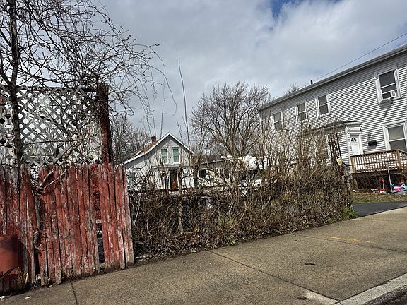 3rd image of 21 Story Ave