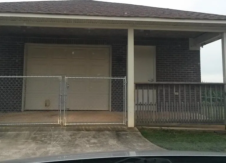 Detached garage