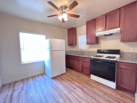 3rd image of 950-956 Frienza Ave