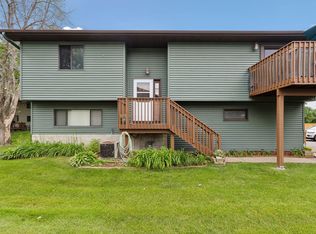 817 Belland Ave, Vadnais Heights, MN 55127