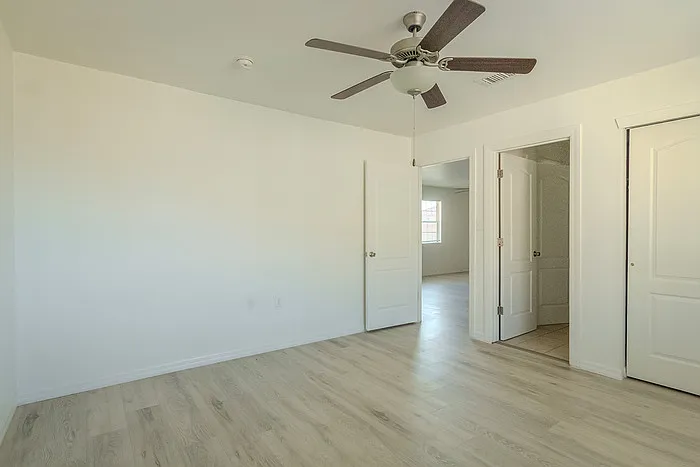 2413 Tremont Ave #B3 — Photo 23