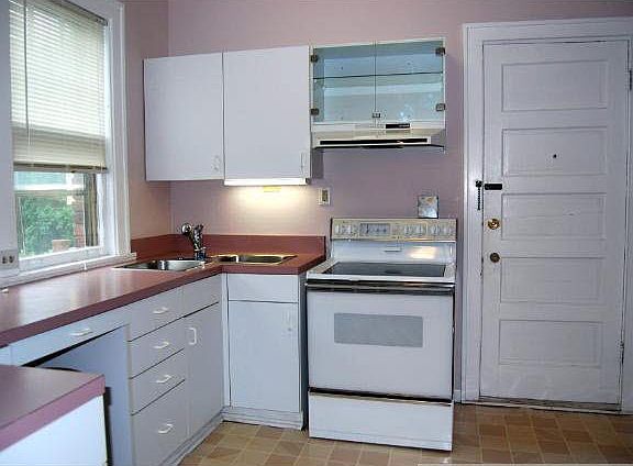 4th image of 127 Lexington Parkway S