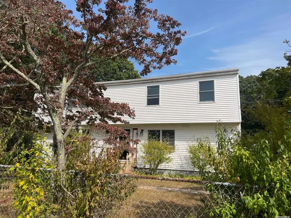 151 Brookfield Avenue, Center Moriches, NY 11934