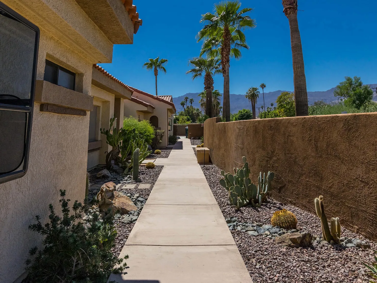 2 bed, 1005 sqft, $2,350 — Photo 4