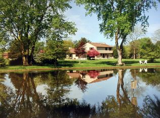 17N581 Mary Ln, Gilberts, IL 60136