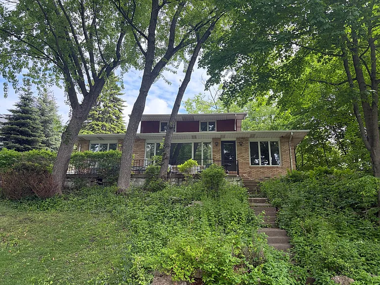 4435 N Shore Dr — Photo 1