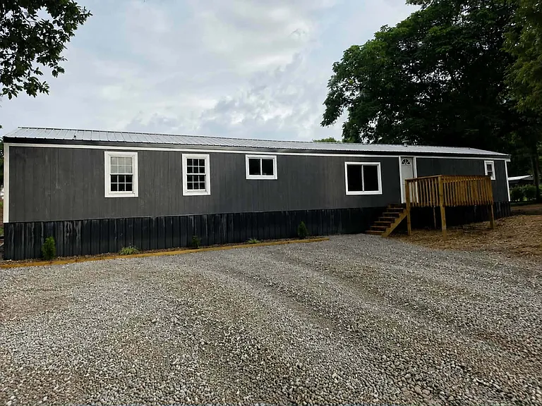 120 Holly Dr — Photo 2