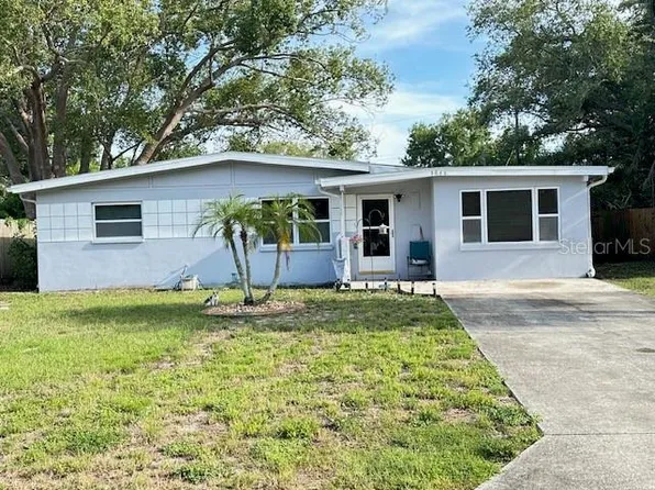 3046 Webley Dr, Largo, FL 33771