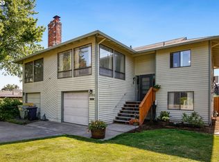 2560 SW Augusta Dr, Beaverton, OR 97003