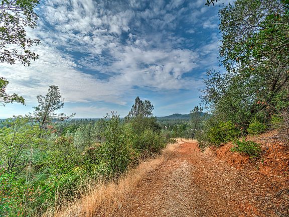 4th image of Shasta Park Dr