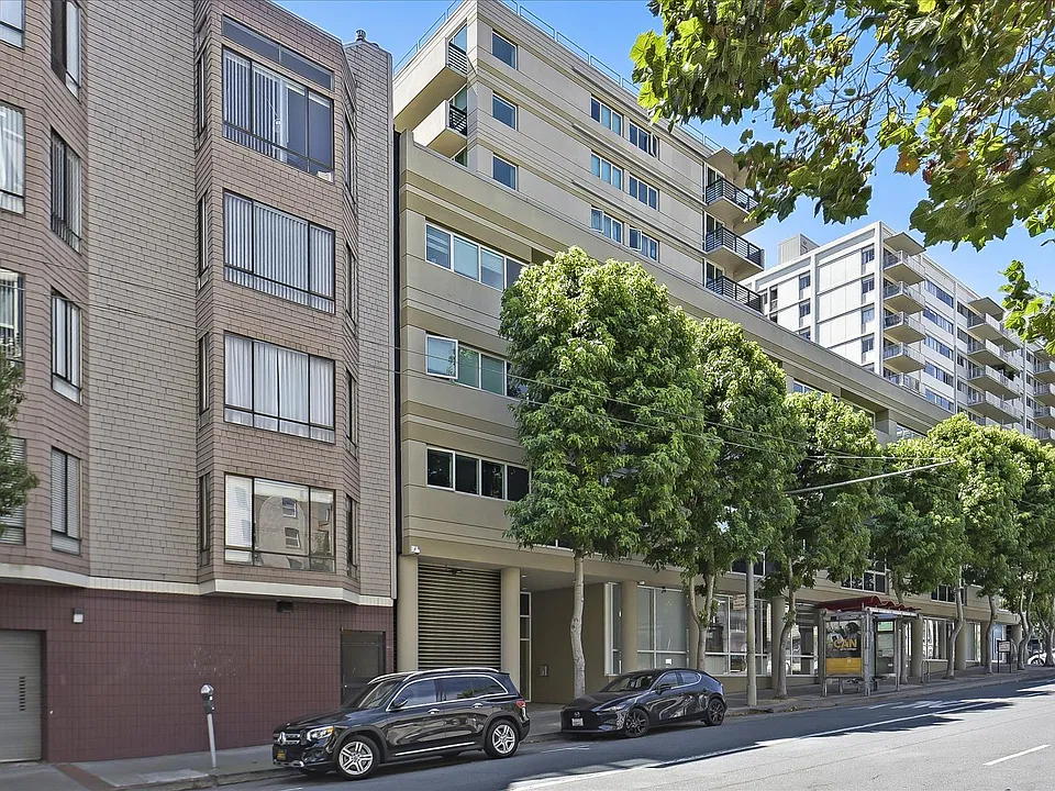 Building Photo 3