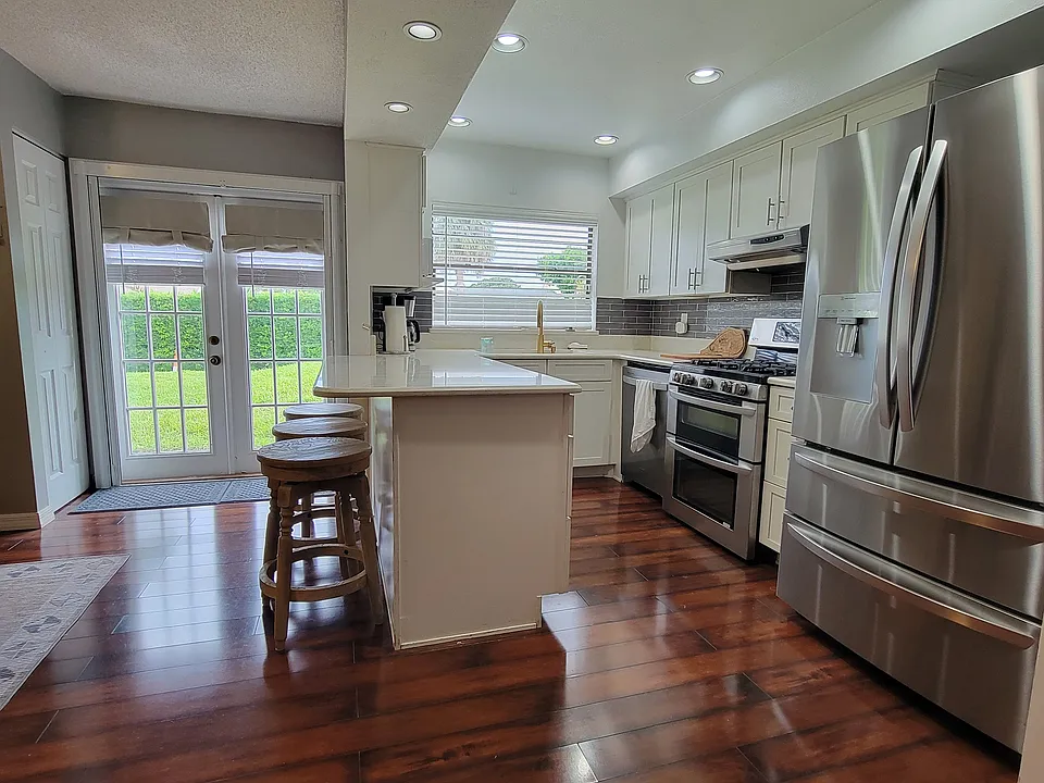 519 Summerset Ct