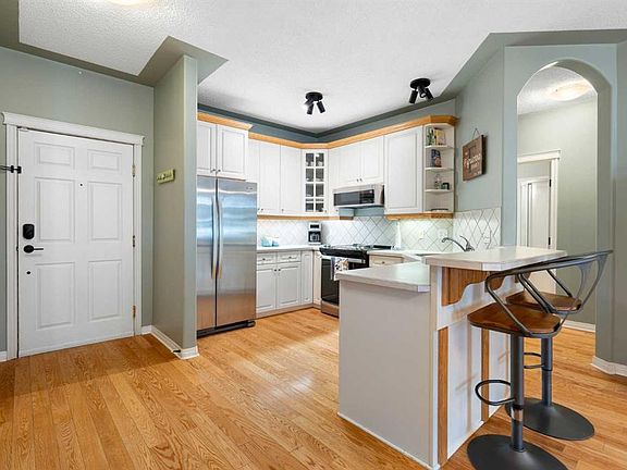 4th image of 2419 W Erlton Rd SW #303