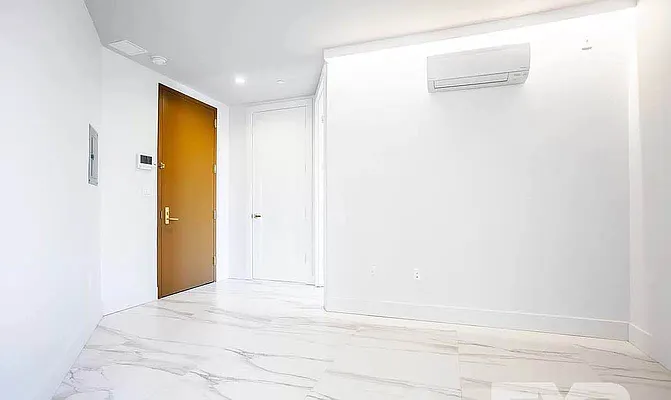 Rented by EXR | media 48