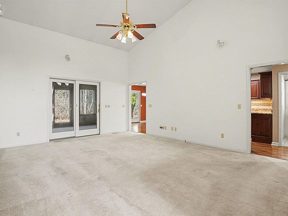 4th image of 1647 Brookstone Ct