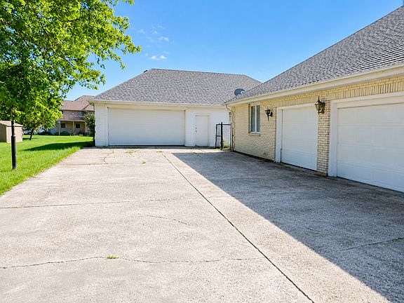 2nd image of 2958 E Timberline Ct