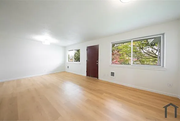 301 S 82nd St #8 — Photo 6
